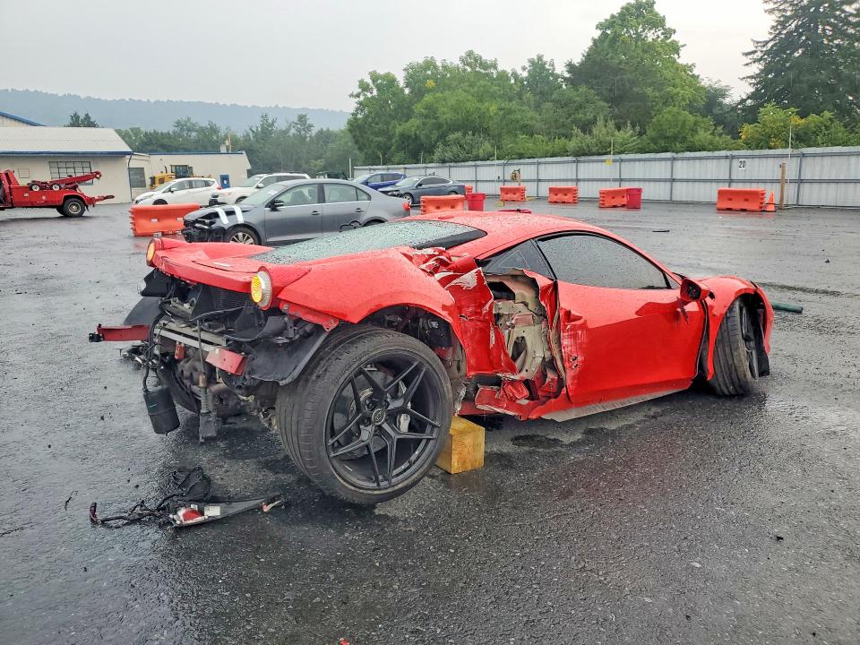 Photo 3 from auction – 2012 FERRARI 458 ITALIA with VIN ZFF67NFAXC0184744