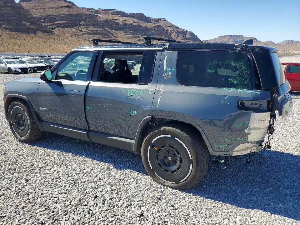 Photo 2 from auction – 2025 RIVIAN R1S with VIN 7PDSGBBA6SN052897