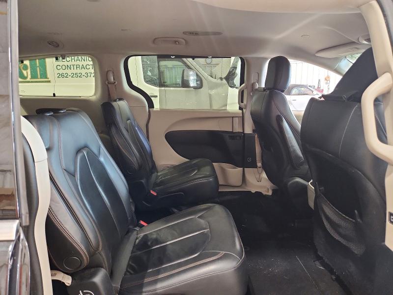 Photo 11 from auction – 2017 CHRYSLER PACIFICA with VIN 2C4RC1BG1HR553644