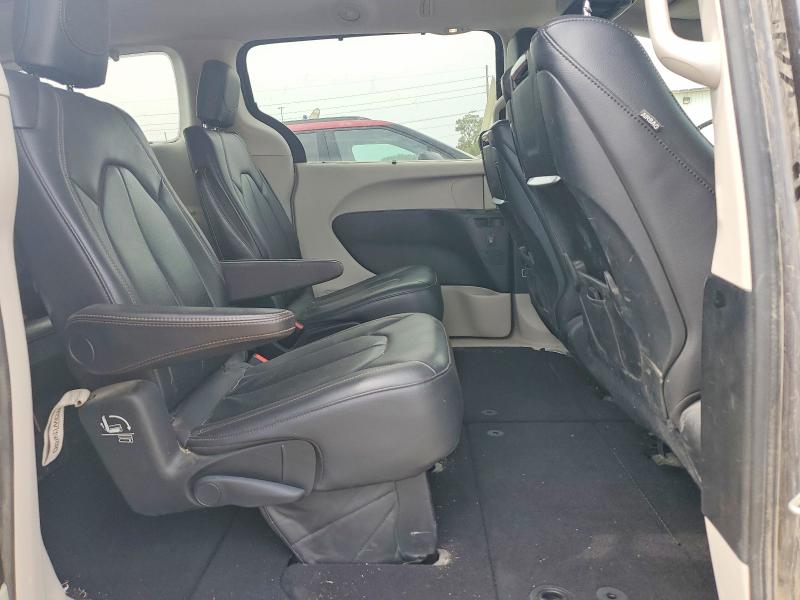 Photo 11 from auction – 2018 CHRYSLER PACIFICA with VIN 2C4RC1EGXJR101046