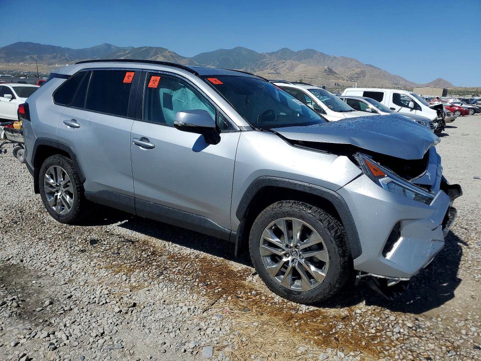 Photo 4 from auction – 2019 TOYOTA RAV4 with VIN 2T3A1RFVXKW071424