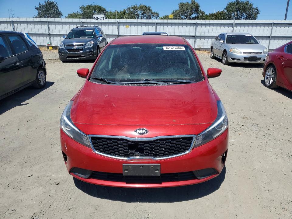 Photo 5 from auction – 2018 KIA FORTE with VIN 3KPFL4A72JE187934