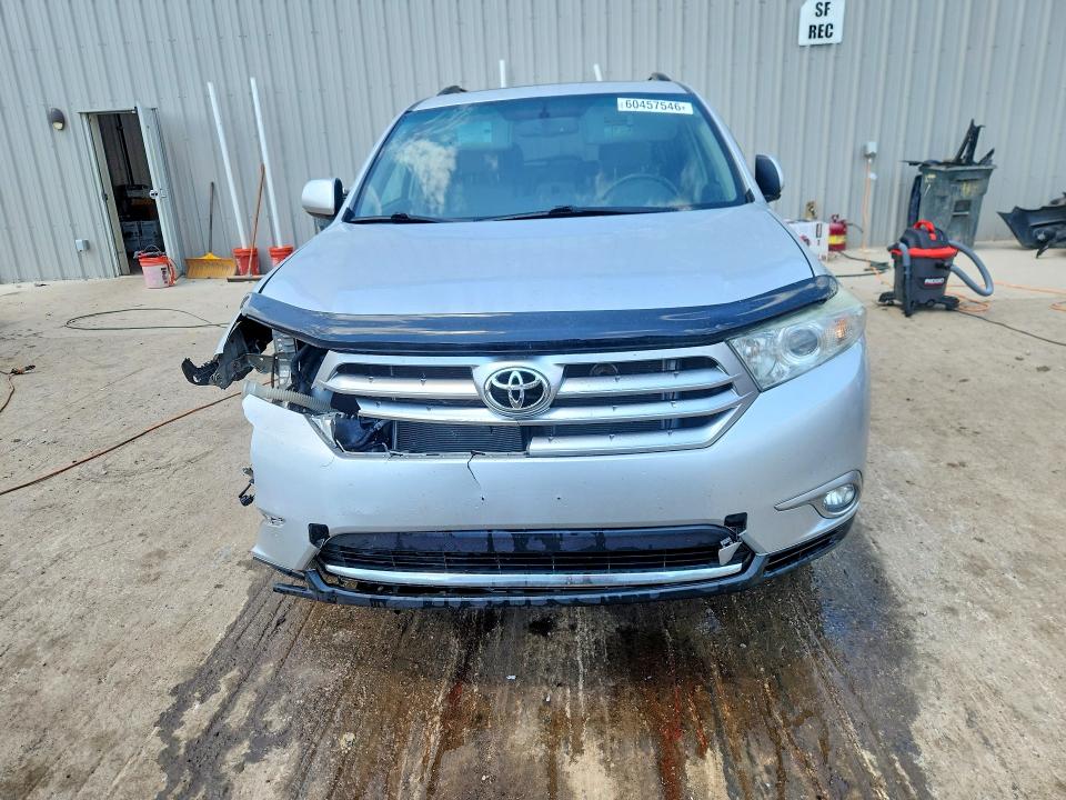 Photo 5 from auction – 2012 TOYOTA HIGHLANDER with VIN 5TDBK3EH7CS154063