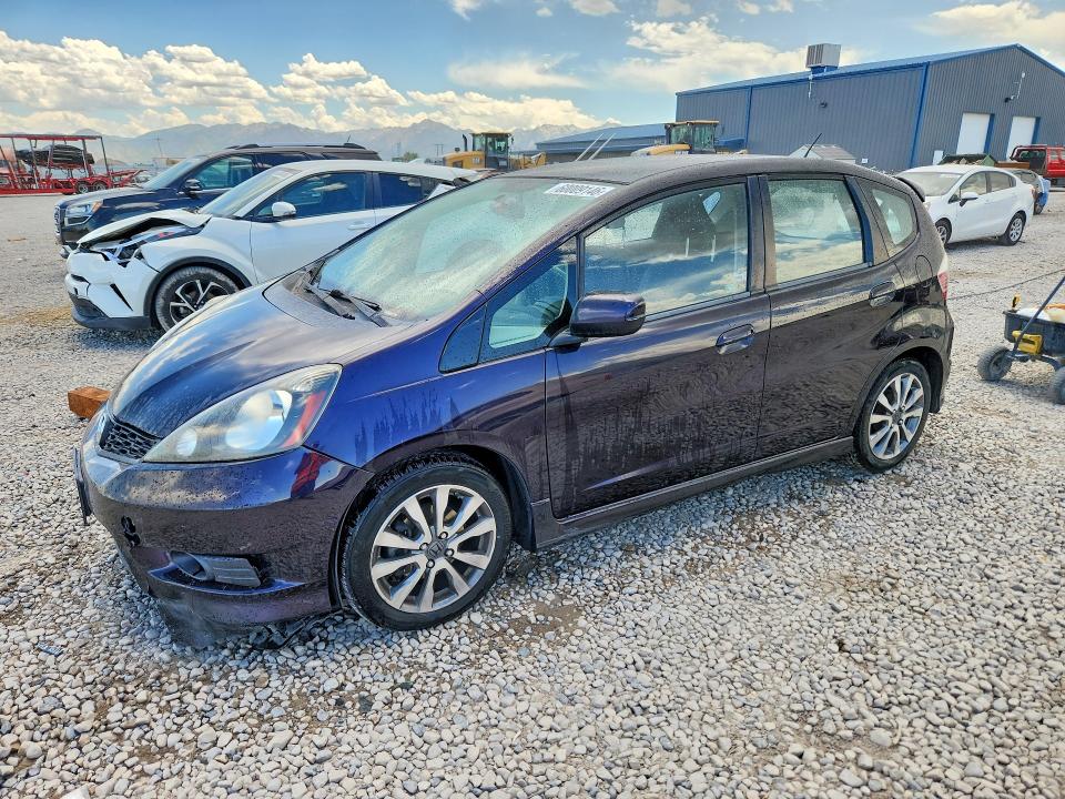 HONDA FIT 2013 with VIN JHMGE8H56DC076095 - Photo from auction