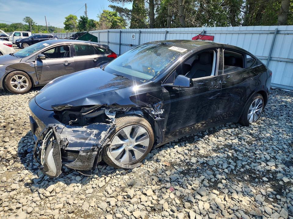 TESLA MODEL Y 2023 z numerem VIN 7SAYGDEE7PA188005 - Zdjęcie z aukcji