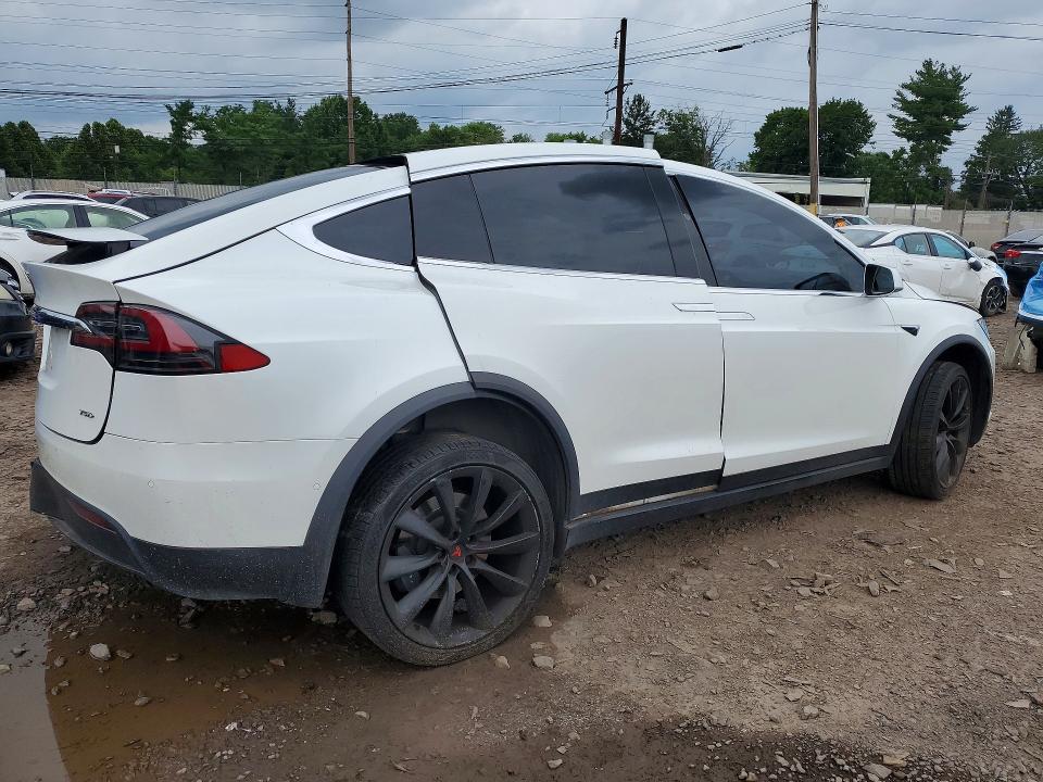 Photo 3 from auction – 2017 TESLA MODEL X with VIN 5YJXCAE25HF075151