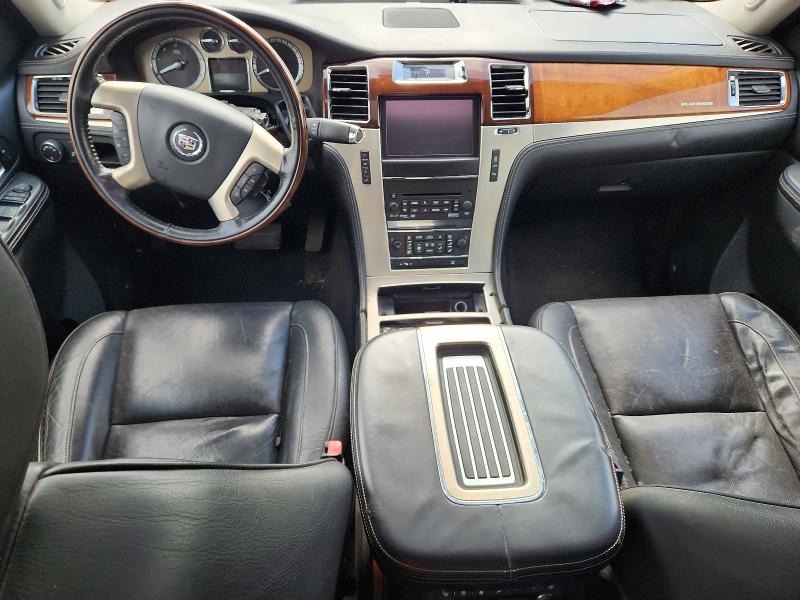 Photo 8 from auction – 2012 CADILLAC ESCALADE with VIN 1GYS4DEF5CR262477