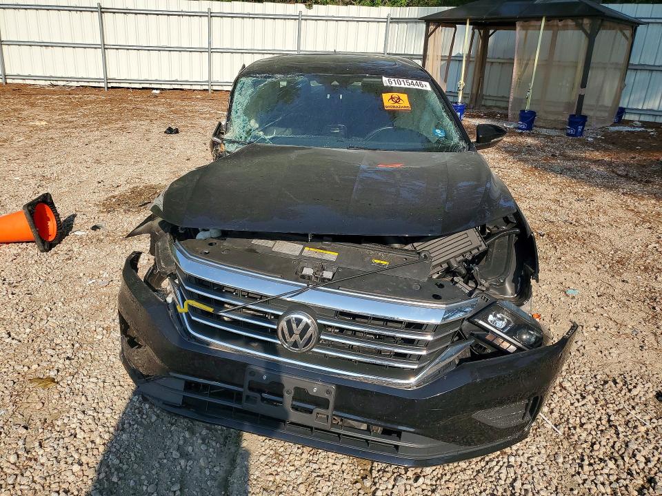 Photo 5 from auction – 2021 VOLKSWAGEN PASSAT with VIN 1VWSA7A31MC016488
