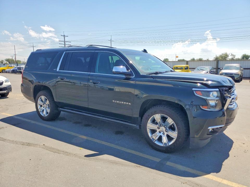Photo 4 from auction – 2016 CHEVROLET SUBURBAN with VIN 1GNSKJKC4GR368467