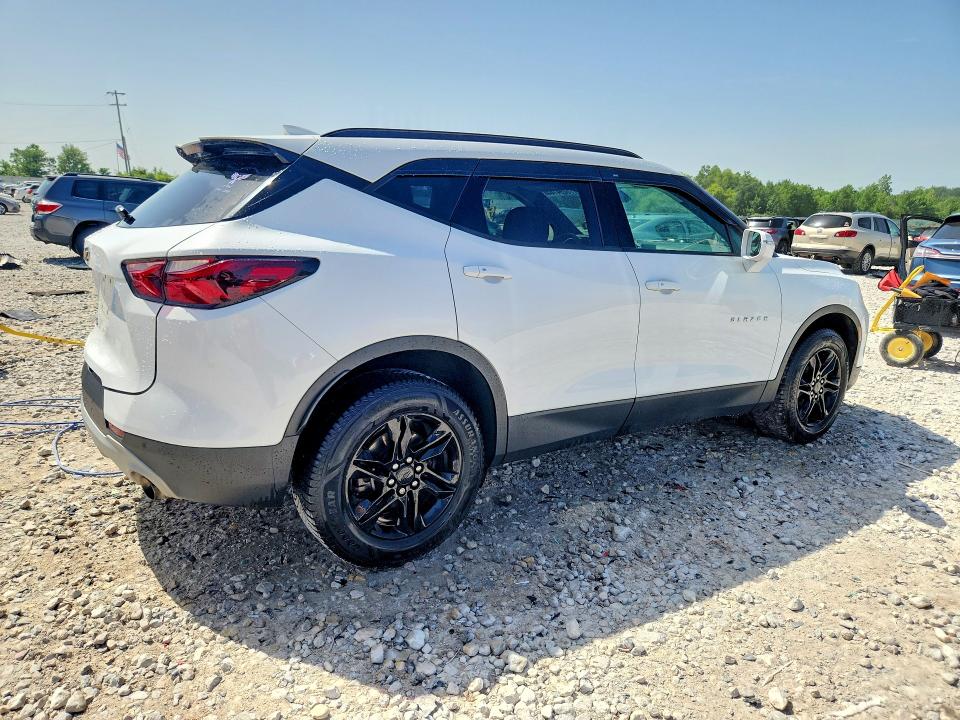 Photo 3 from auction – 2020 CHEVROLET BLAZER with VIN 3GNKBHRS0LS688611