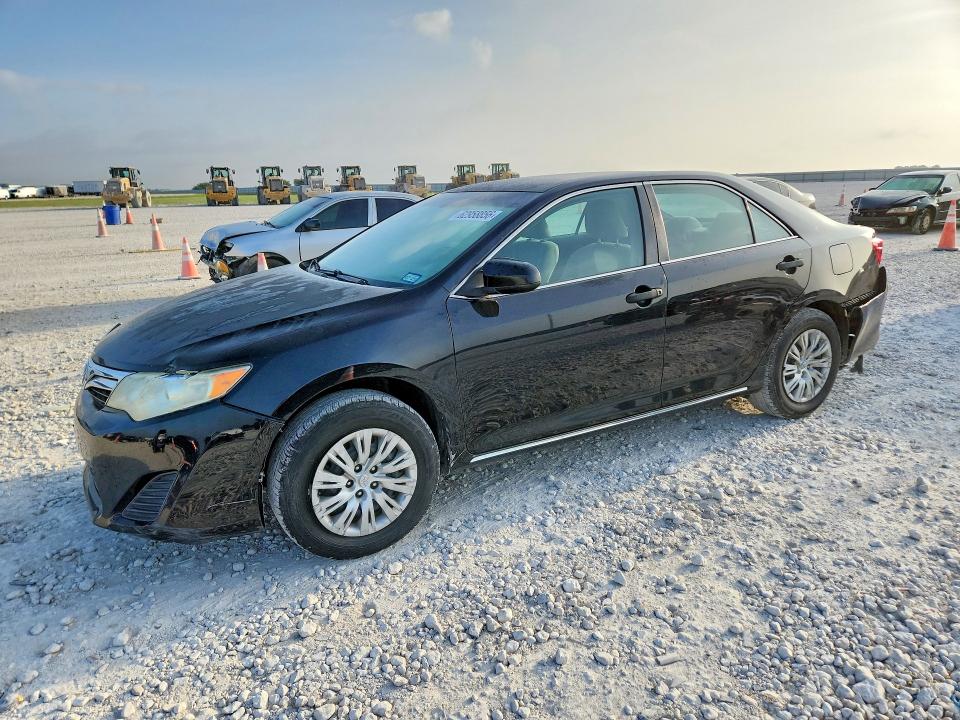 Zdjęcie 1 z aukcji – 2012 TOYOTA CAMRY z VIN 4T1BF1FK0CU083038