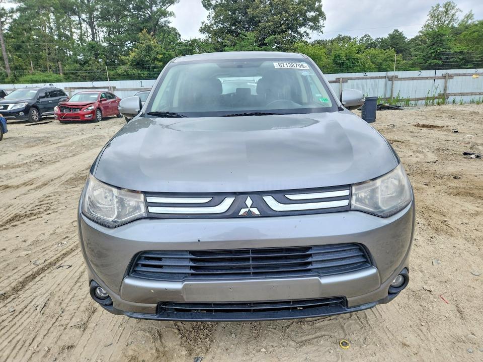 Photo 5 from auction – 2014 MITSUBISHI OUTLANDER with VIN JA4AD3A30EZ015808