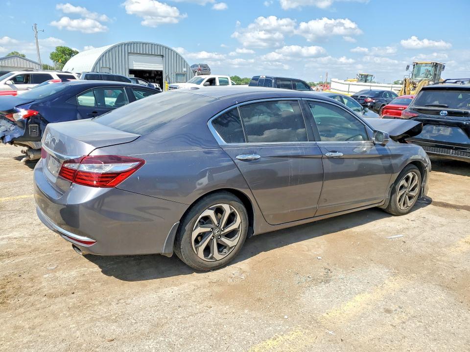 Photo 3 from auction – 2016 HONDA ACCORD with VIN 1HGCR2F71GA149672