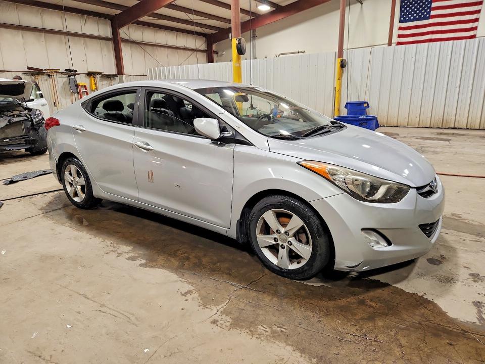 Photo 4 from auction – 2013 HYUNDAI ELANTRA with VIN 5NPDH4AE3DH308297