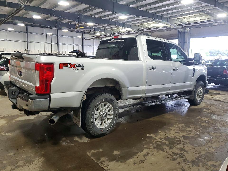 Фото 3 с аукциона – 2017 FORD F250 с VIN 1FT7W2B67HED95948