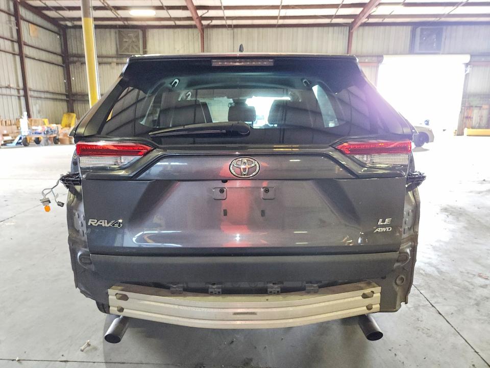Photo 6 from auction – 2021 TOYOTA RAV4 with VIN 2T3F1RFV2MW181876