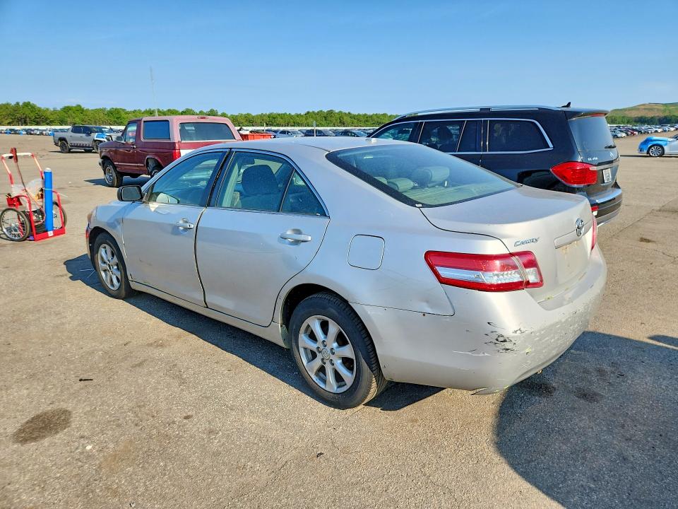 Photo 2 from auction – 2011 TOYOTA CAMRY with VIN 4T1BF3EK5BU613483
