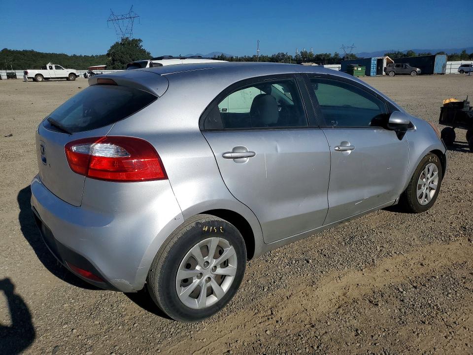 Zdjęcie 3 z aukcji – 2013 KIA RIO z VIN KNADM5A3XD6138687