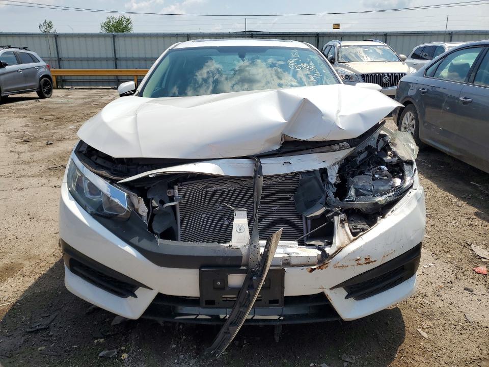 Photo 5 from auction – 2018 HONDA CIVIC with VIN 19XFC2F72JE003444
