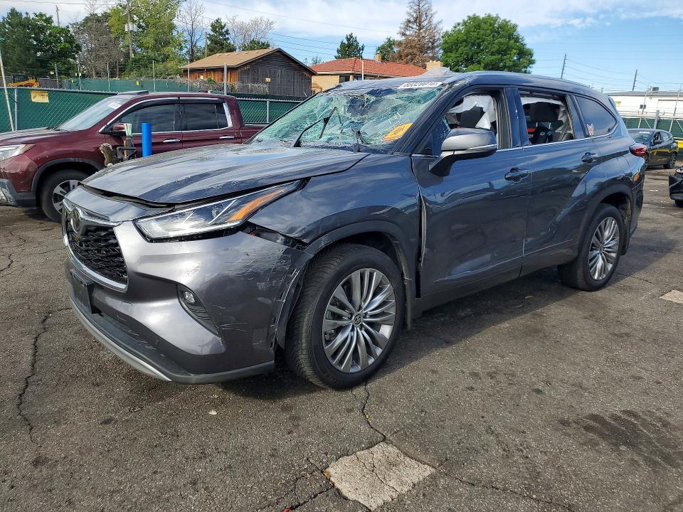 TOYOTA HIGHLANDER 2021 with VIN 5TDFZRBH6MS069110 - Photo from auction