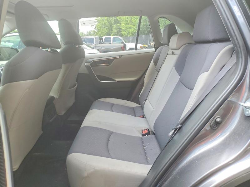 Photo 10 from auction – 2019 TOYOTA RAV4 with VIN JTMW1RFV2KD017781