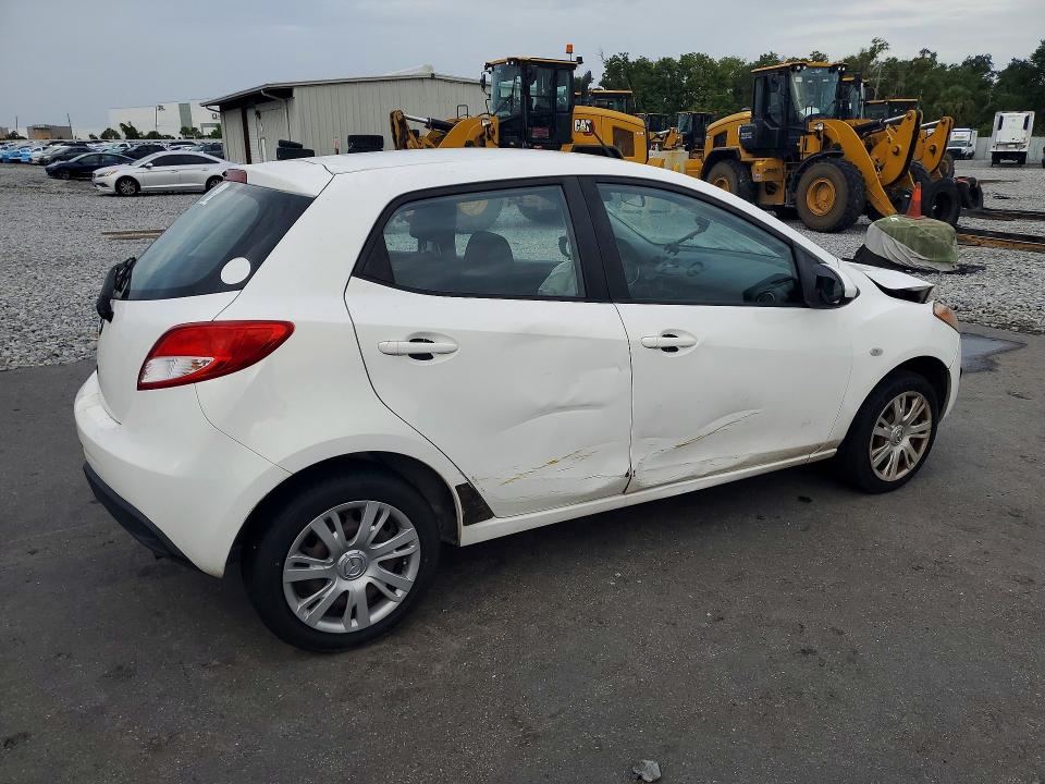 Photo 3 from auction – 2012 MAZDA MAZDA2 with VIN JM1DE1KZ6C0133810