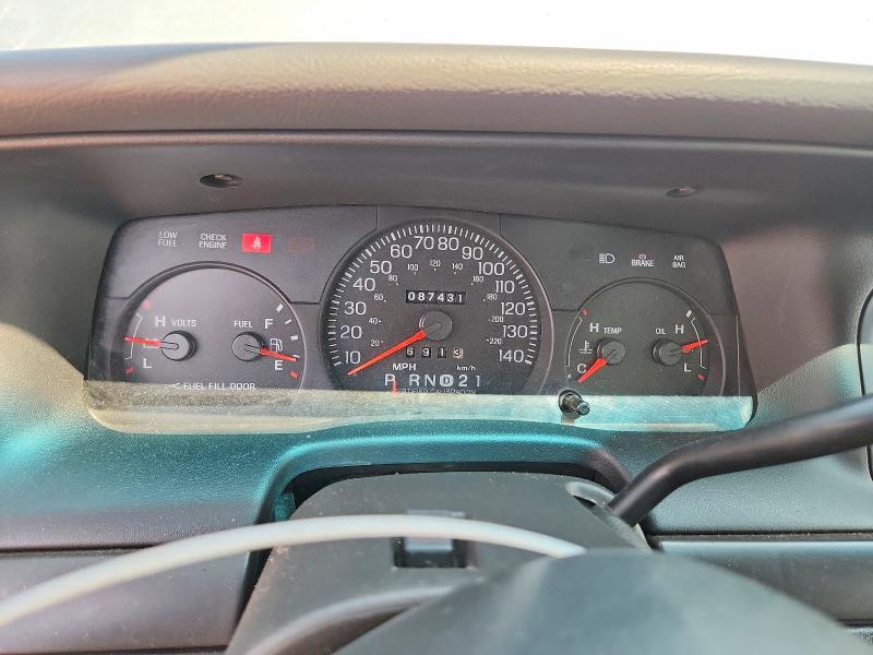 Photo 9 from auction – 2003 FORD CROWN VICTORIA with VIN 2FAFP71W93X167518