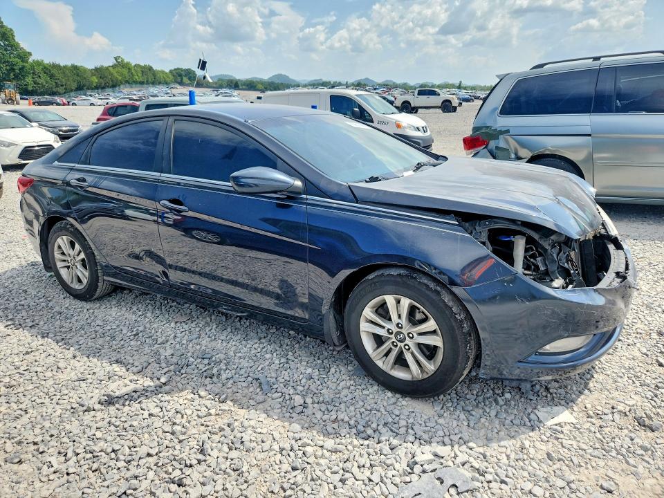 Photo 4 from auction – 2013 HYUNDAI SONATA with VIN 5NPEB4AC6DH513911