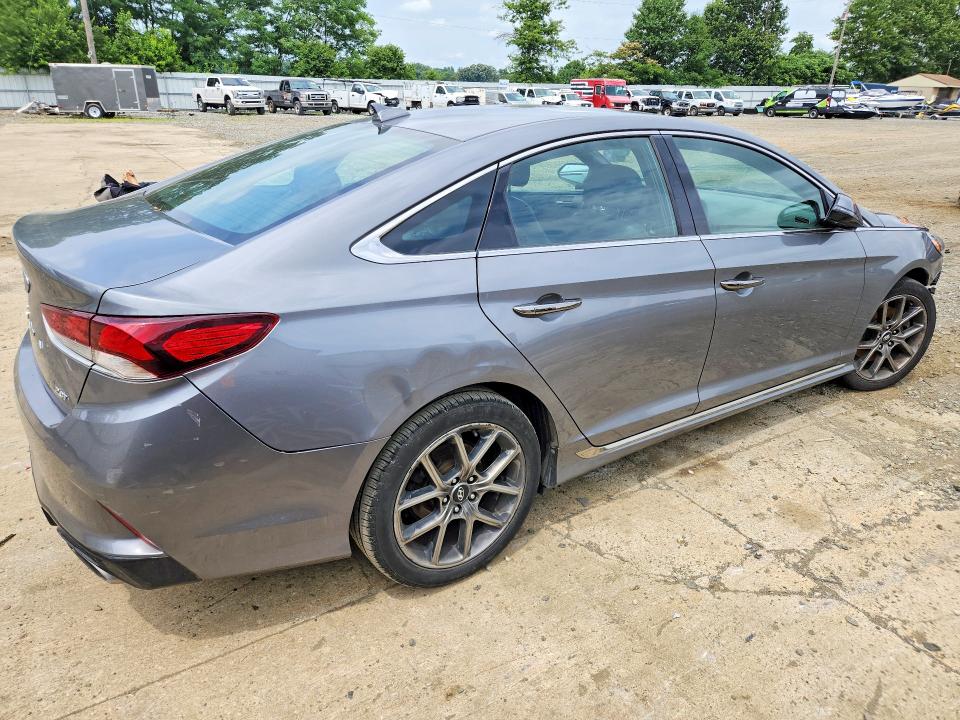 Photo 3 from auction – 2018 HYUNDAI SONATA with VIN 5NPE34AB6JH690314