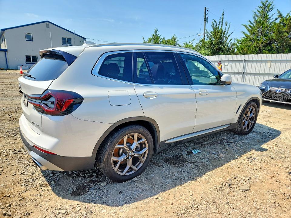 Photo 3 from auction – 2022 BMW X3 with VIN 5UX53DP08N9M73883