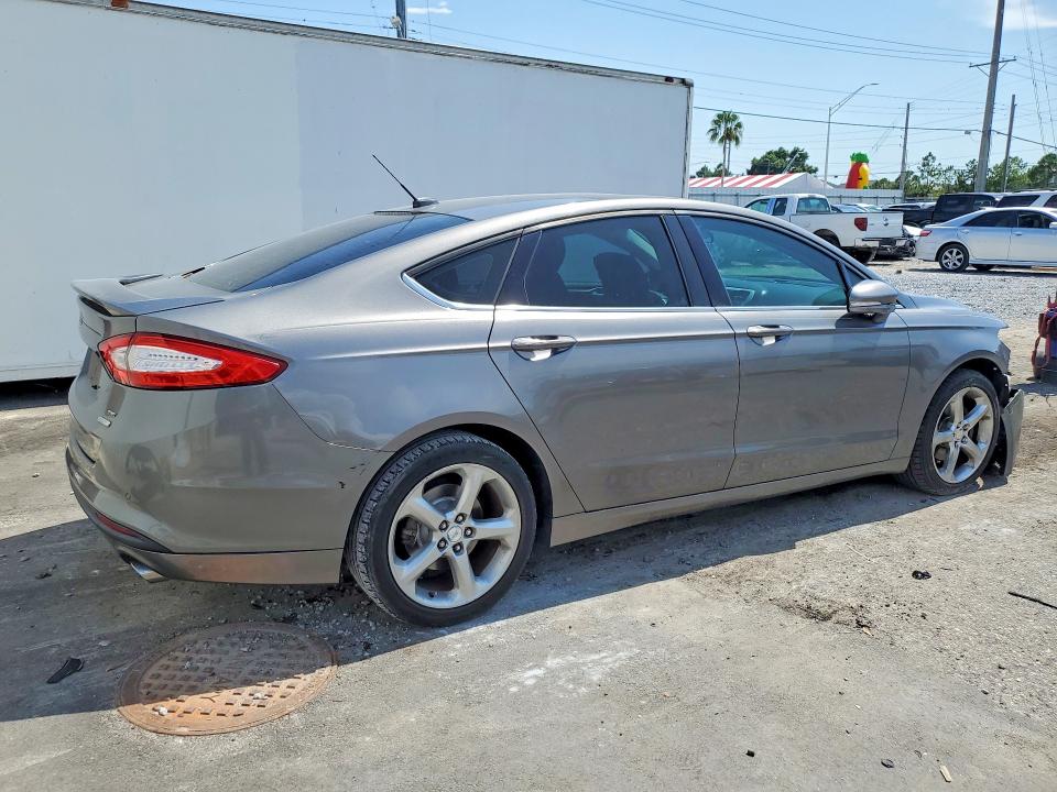 Photo 3 from auction – 2013 FORD FUSION with VIN 3FA6P0HR1DR167682