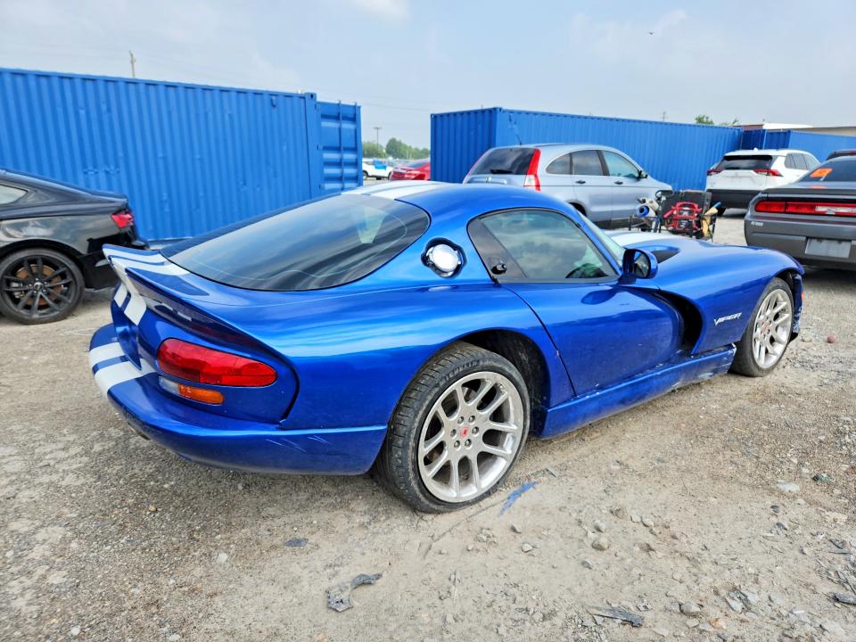 Photo 3 from auction – 1997 DODGE VIPER with VIN 1B3ER69E1VV300901