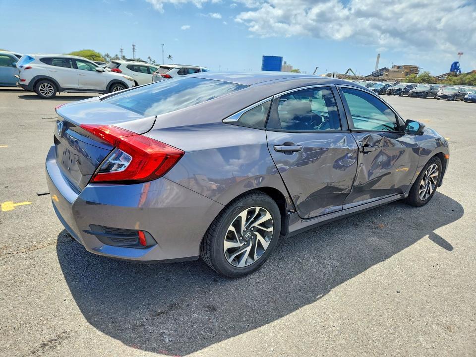 Photo 3 from auction – 2016 HONDA CIVIC with VIN 2HGFC2F78GH575147