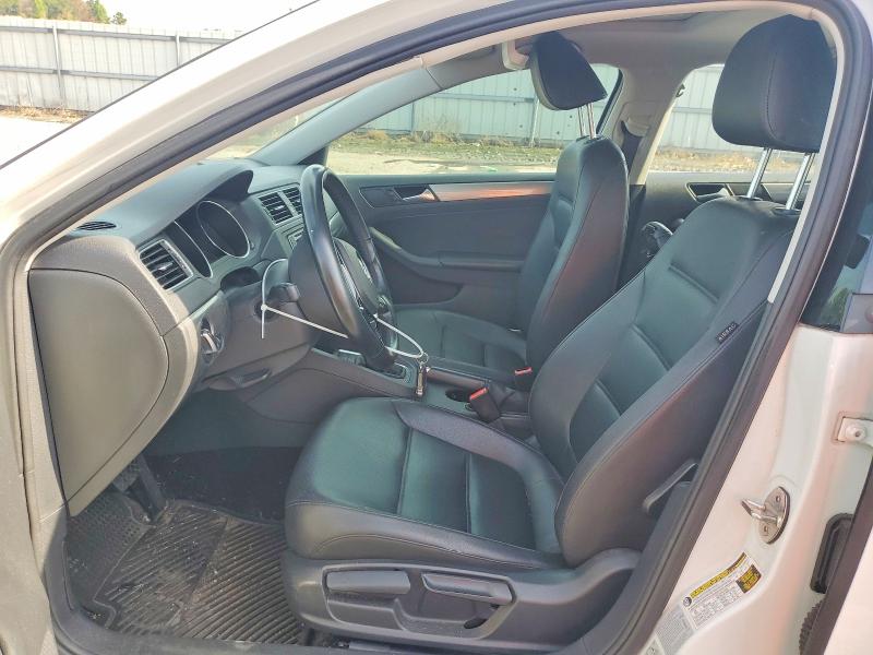 Photo 7 from auction – 2017 VOLKSWAGEN JETTA with VIN 3VWDB7AJ1HM330103