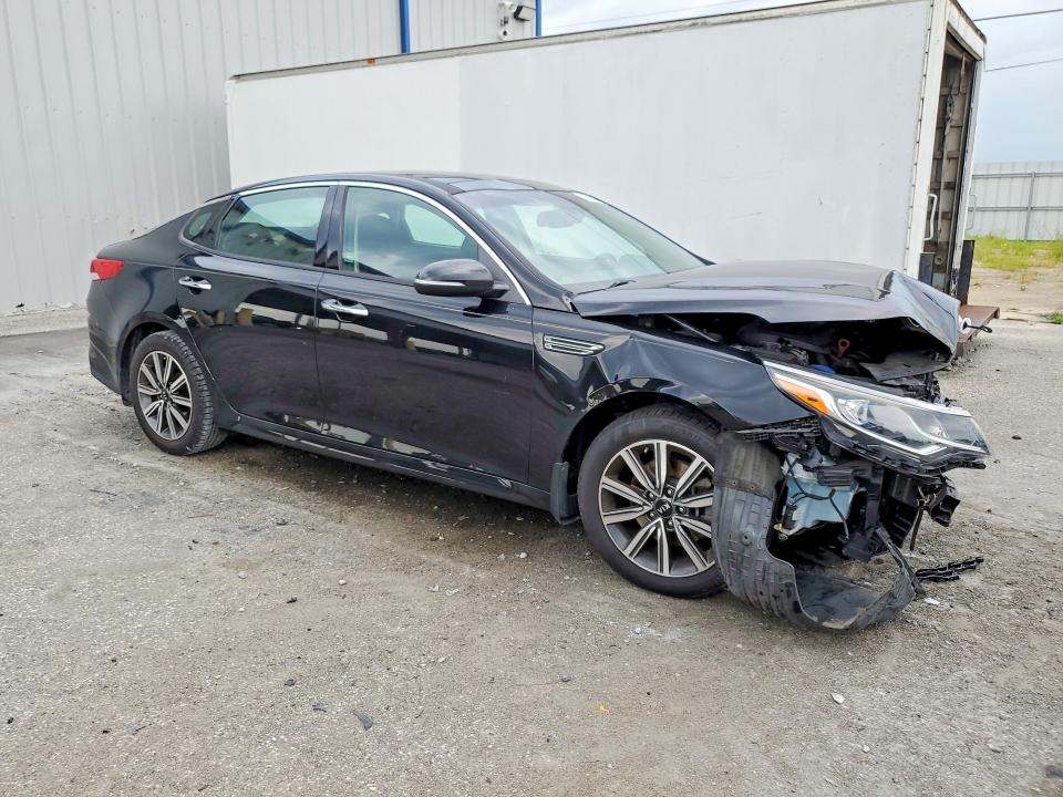 Photo 4 from auction – 2019 KIA OPTIMA with VIN 5XXGT4L38KG300115