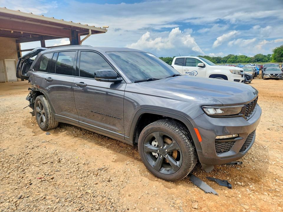 Photo 4 from auction – 2024 JEEP GRAND CHEROKEE with VIN 1C4RJGBG9R8514807