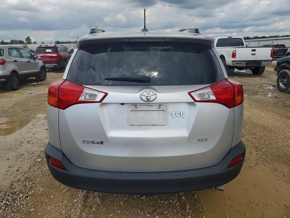 Photo 6 from auction – 2013 TOYOTA RAV4 with VIN 2T3WFREV2DW044424