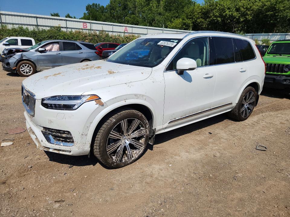 2023 VOLVO XC90