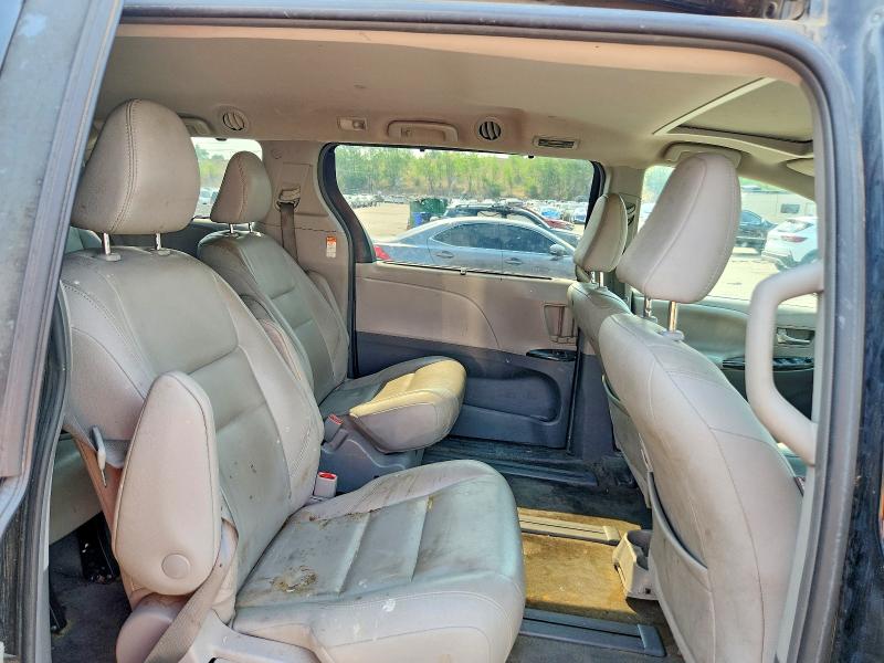 Photo 11 from auction – 2018 TOYOTA SIENNA with VIN 5TDDZ3DC1JS198843