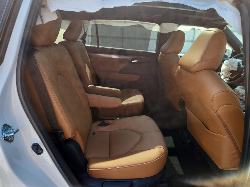 Photo 11 from auction – 2025 TOYOTA HIGHLANDER with VIN 5TDKDRBH9SS580255