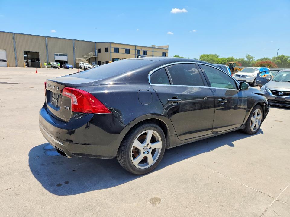 Photo 3 from auction – 2016 VOLVO S60 with VIN LYV402FKXGB089448