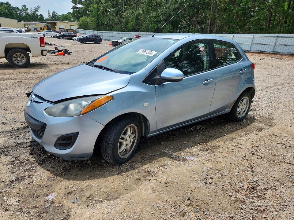 MAZDA MAZDA2 2013 with VIN JM1DE1KY3D0170581 - Photo from auction