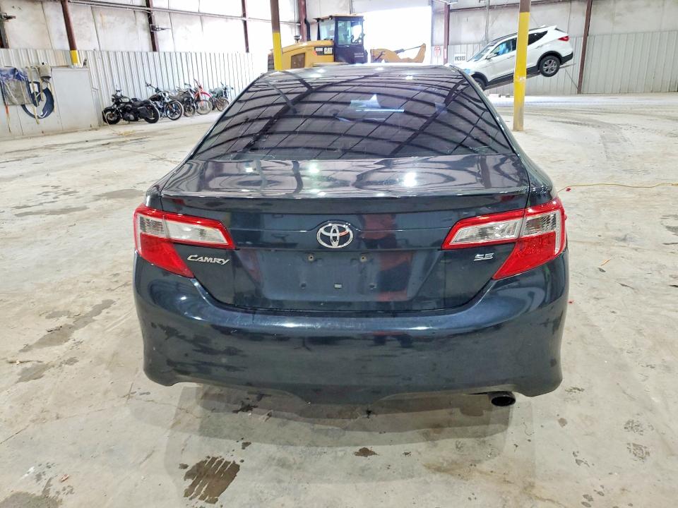 Zdjęcie 6 z aukcji – 2014 TOYOTA CAMRY z VIN 4T1BF1FK7EU824630