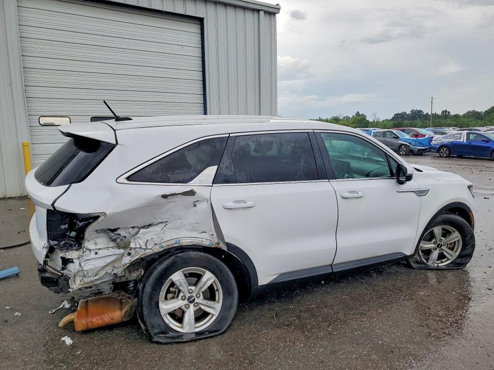 Photo 3 from auction – 2023 KIA SORENTO with VIN 5XYRG4LC3PG171569