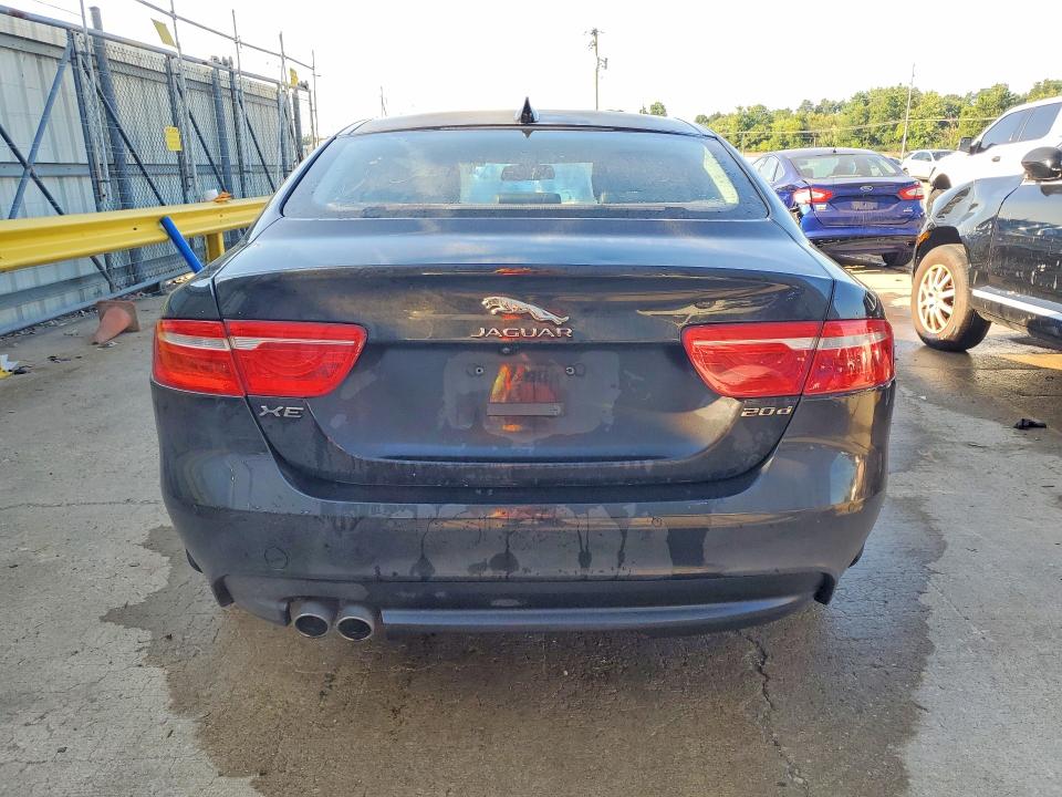 صورة رقم 6 من المزاد - 2017 JAGUAR XE مع VIN SAJAD4BN8HA952227