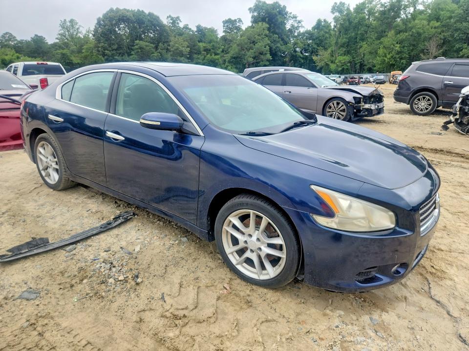 Photo 4 from auction – 2010 NISSAN MAXIMA with VIN 1N4AA5AP4AC810604