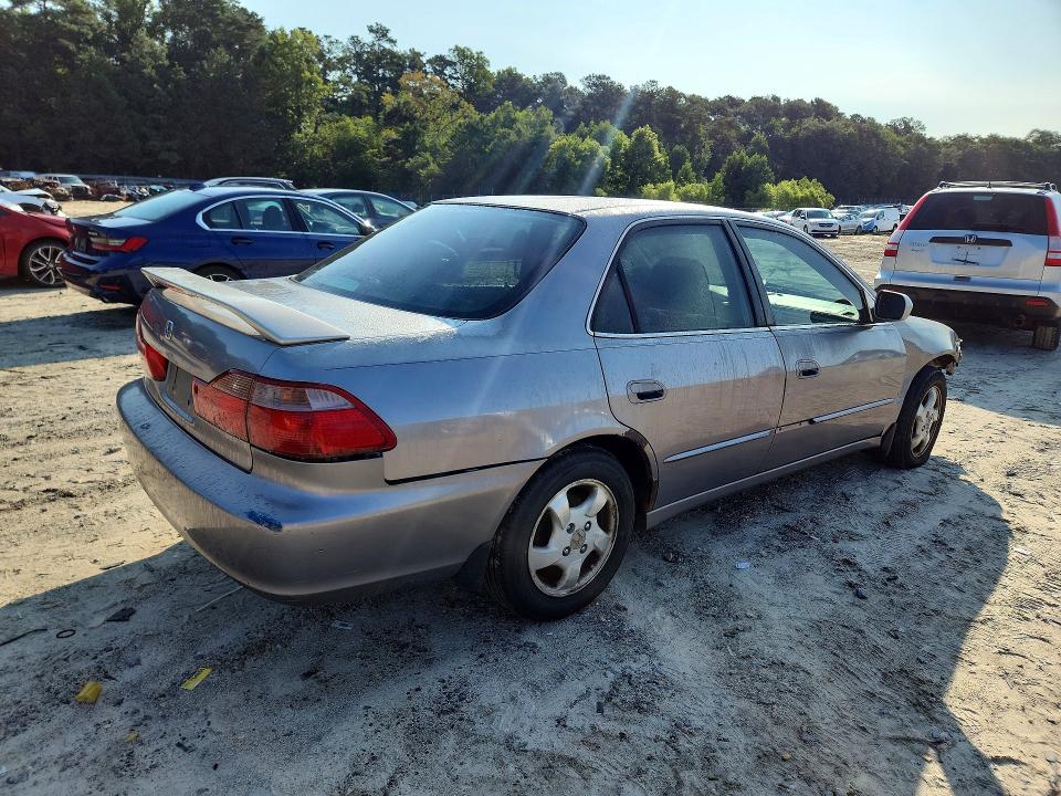 Photo 3 from auction – 2000 HONDA ACCORD with VIN 1HGCG6680YA093523