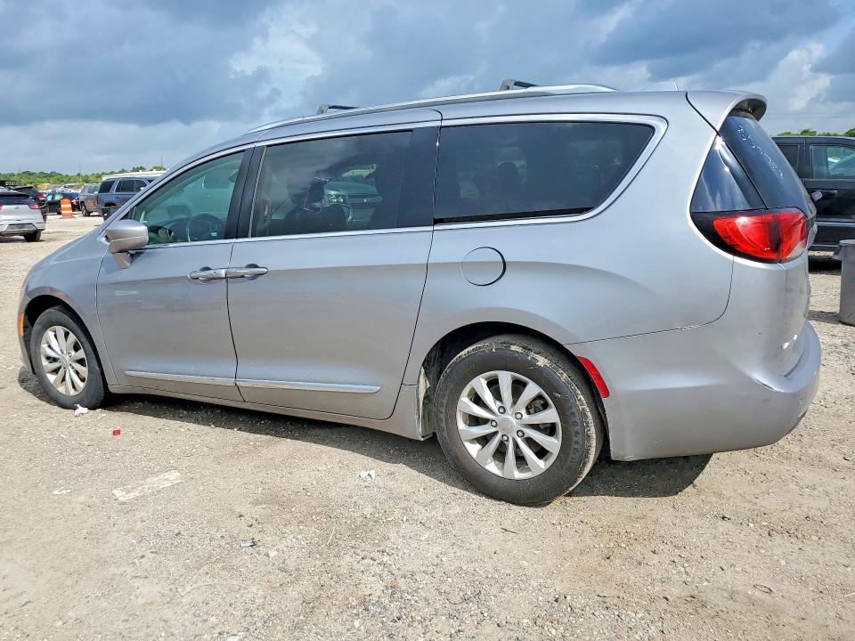 Photo 2 from auction – 2019 CHRYSLER PACIFICA with VIN 2C4RC1BG5KR650773
