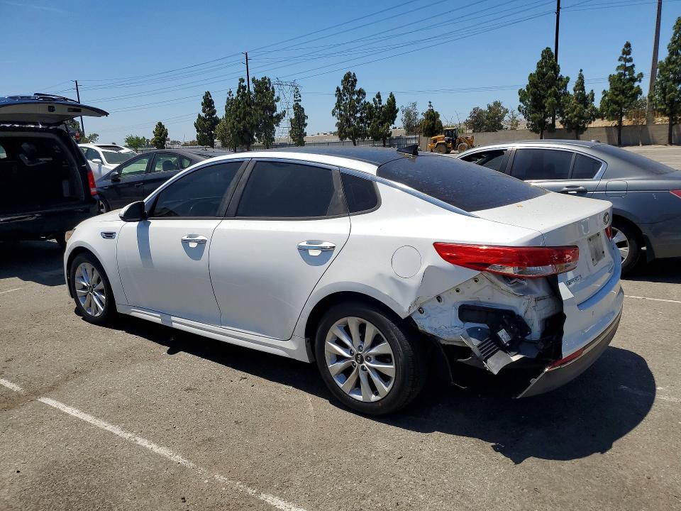 Photo 2 from auction – 2016 KIA OPTIMA with VIN 5XXGU4L36GG067498