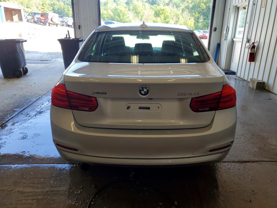 Photo 6 from auction – 2018 BMW 320 with VIN WBA8E5G51JNU45626